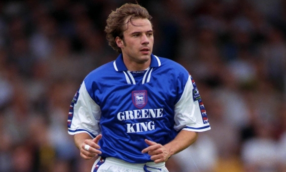 Sikrede Ipswich den første sejr nogensinde på Anfield Road og blev glemt.