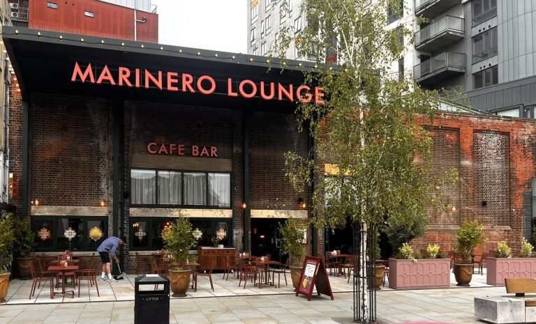 Ny café og bar en hyldest til Paul Mariner
