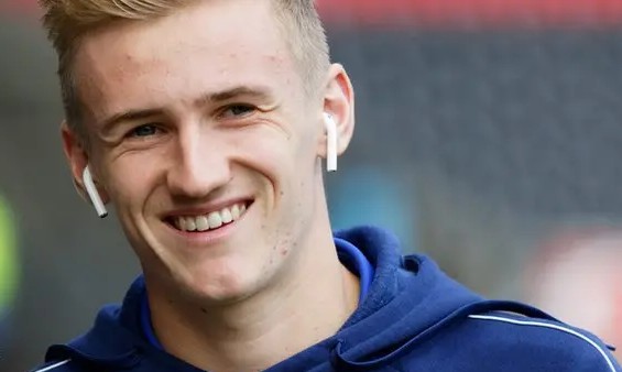 Ung rekordholder ønsket retur flere gange