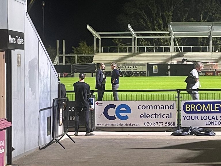 Ashton og McKenna fanget i alvorssnak