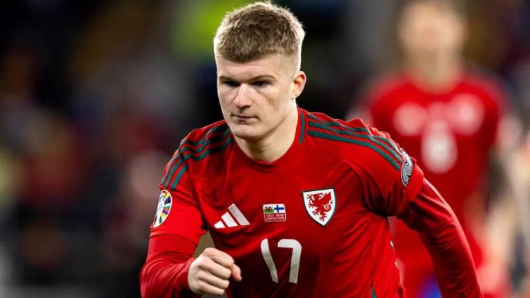 Er waliser svaret på Towns midtbanejagt?