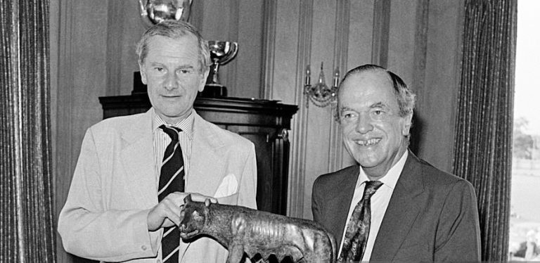 Mr. John – original, homoseksuel og konservativ med hang til alkohol