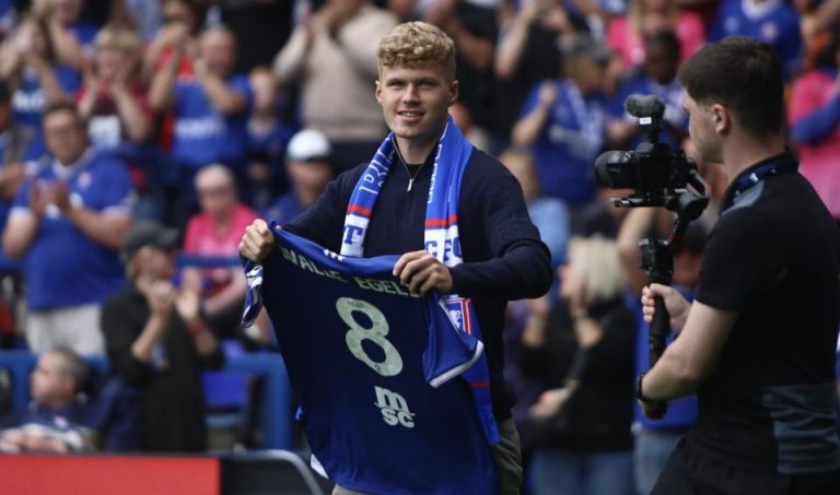 Fodbolddirektør afslører Egeli-klausul