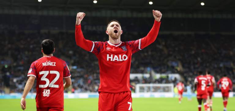 Match Report: Town satte fut i nytårsfesten hos topholdet