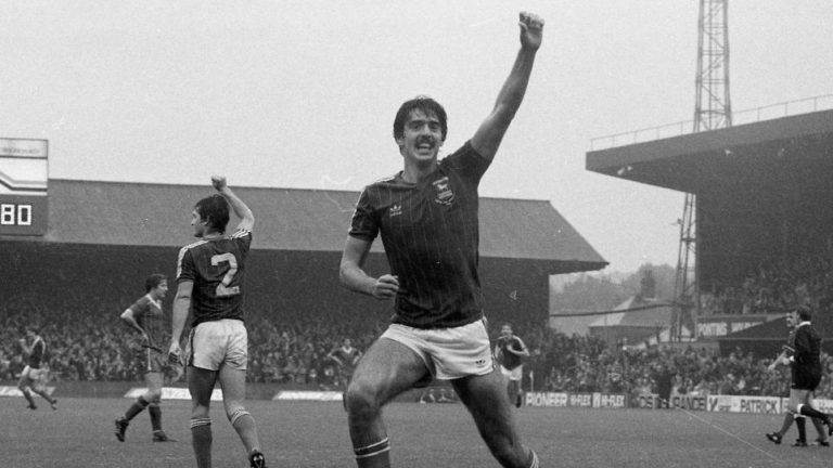 Towns skrabehold bag historisk sejr