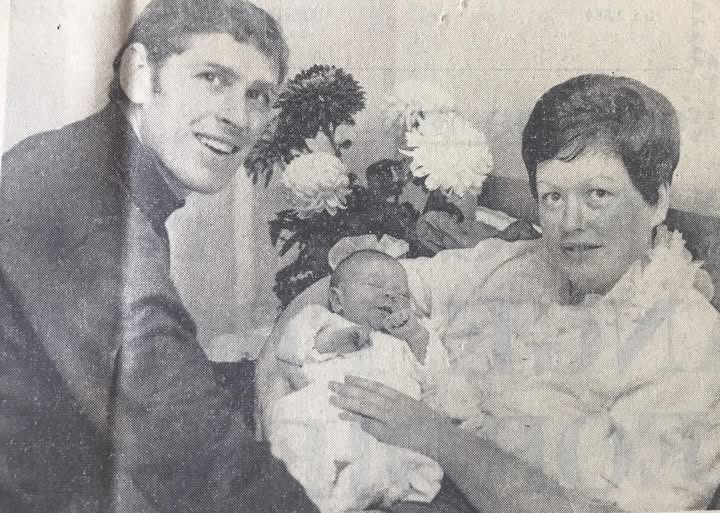 Robson havde sit hyr med spillerkonerne