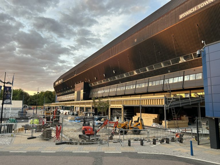 Nye fotos viser udvikling af forbedringer bag West Stand