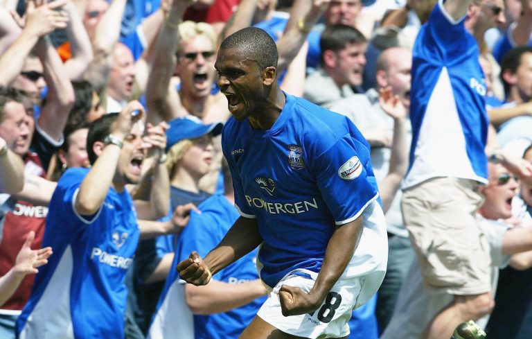 Darren Bent skød dreng i ryggen og scorede  tre dage efter i play off semifinale